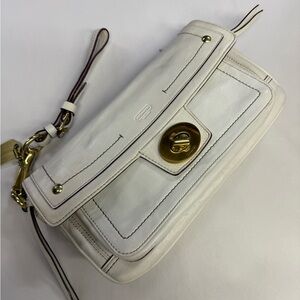COACH Hampton Vintage Clutch 12450